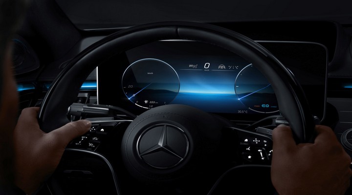 Mercedes-Benz M Bux Digital Meter- Exhibit Tech Magazine