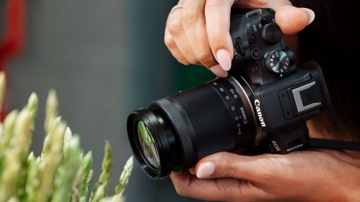 Canon Develops EOS R1