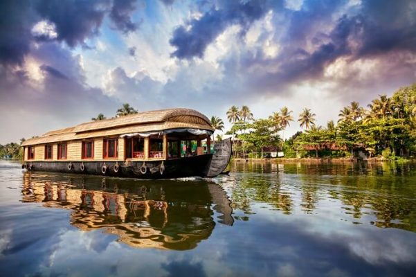 Get on a house boat in Alleppey, Kerala