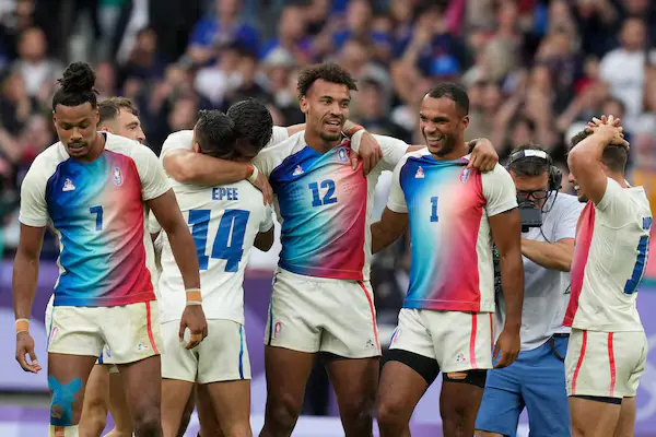 France beats Fiji to gold medal at Olympics Rugby Sevens