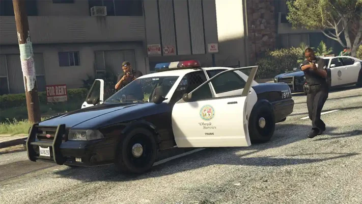 Police pursue the player in GTAV