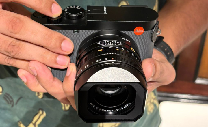 leica q4 43 front