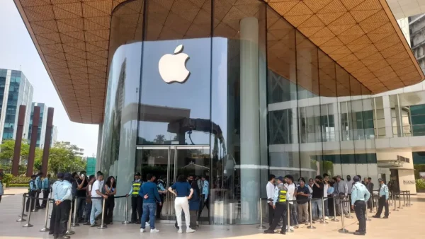 Apple Store Mumbai Bandra Kurla